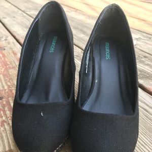 Maurice’s black wedges size 8
